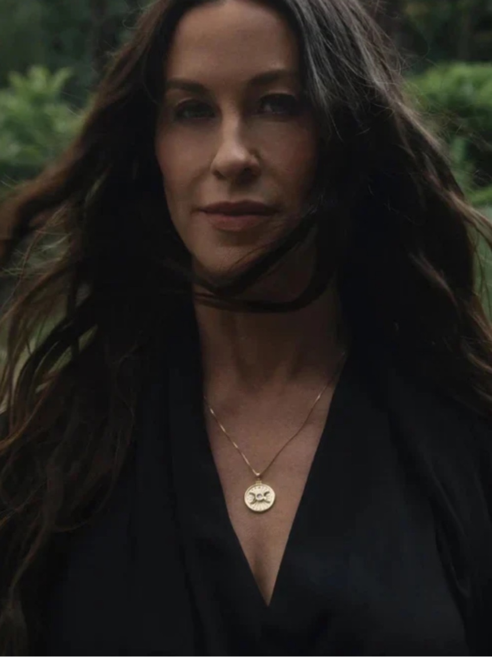 Alanis Morissette X Awe Triple Moon Necklace - Picture 4 of 6